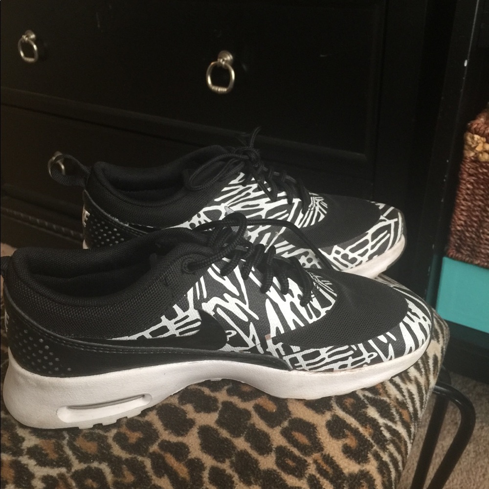 Nike air lightly used shoes!